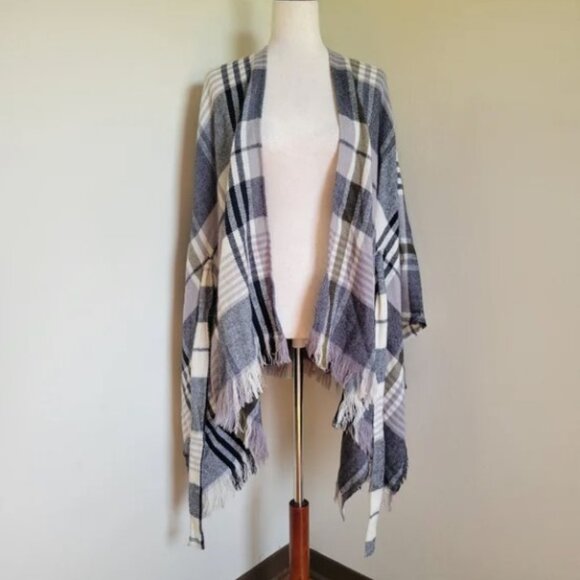 David & Young | Plaid Shawl Wrap - Picture 3 of 8